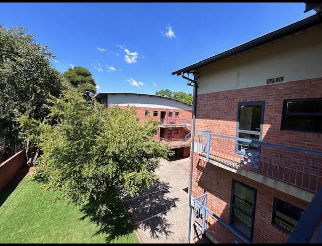 8 BEDROOM APARTMENT FOR SALE IN HATFIELD